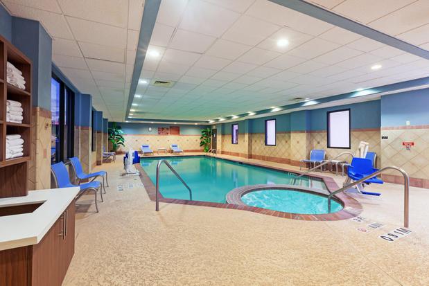 Images Holiday Inn Express & Suites Houston - Memorial Park Area by IHG