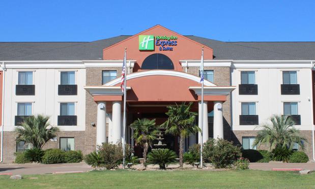 Images Holiday Inn Express & Suites Fairfield-North, an IHG Hotel