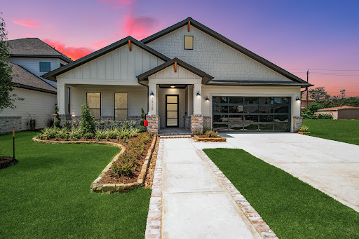 Images Shad Bogany Team