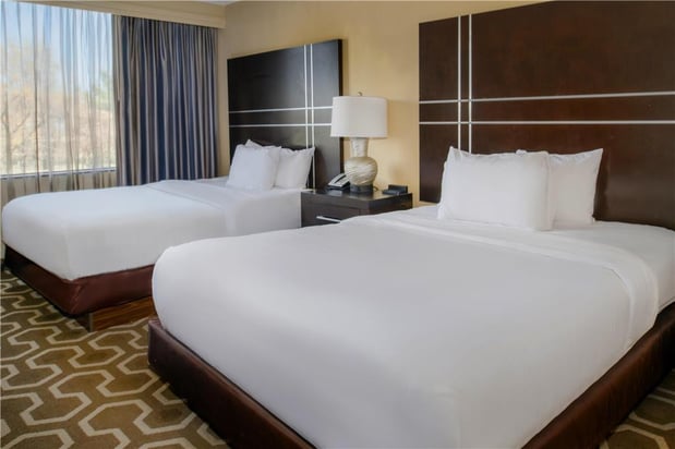 Images Embassy Suites by Hilton St. Louis Airport