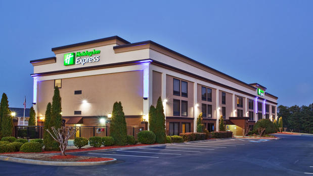 Images Holiday Inn Express Peachtree Corners-Norcross by IHG