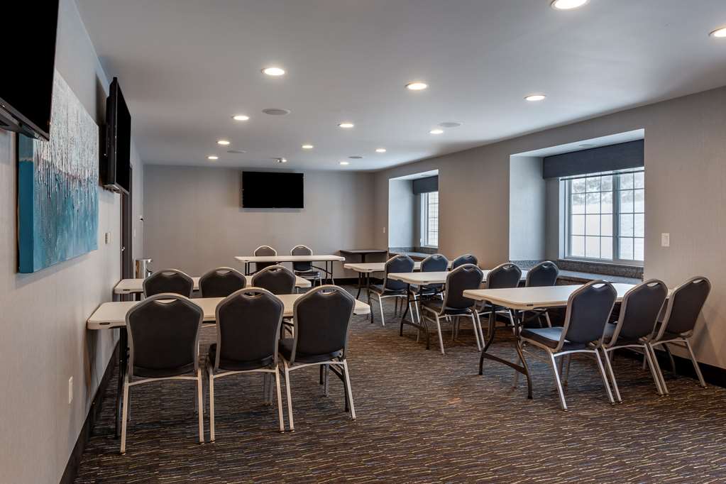 Images Best Western Plus Woodstock Inn & Suites