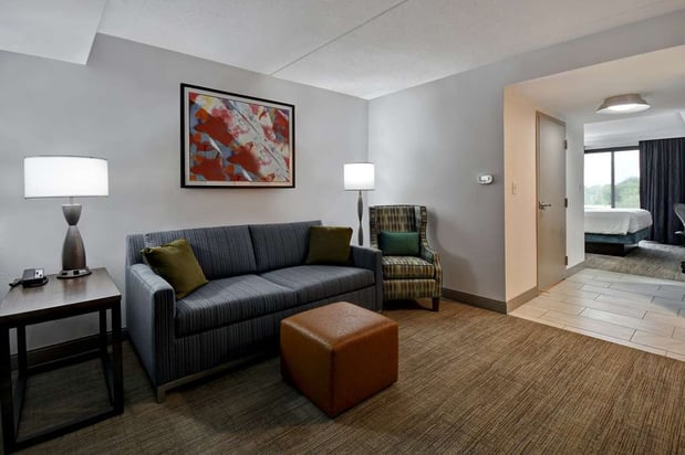 Images Hilton Garden Inn Detroit Metro Airport