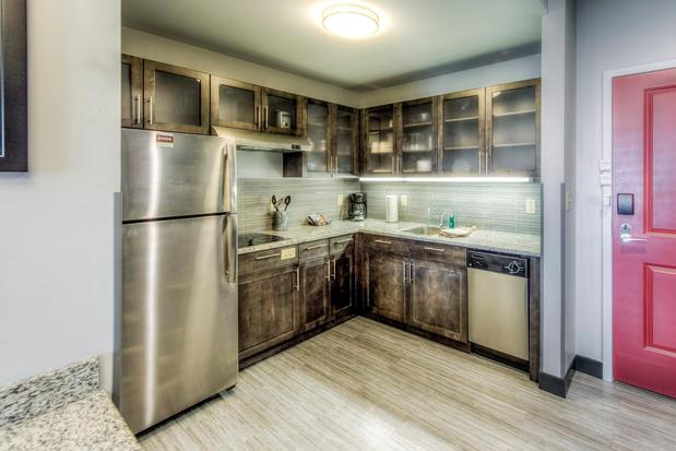 Images Staybridge Suites Columbus OSU-Medical Center by IHG