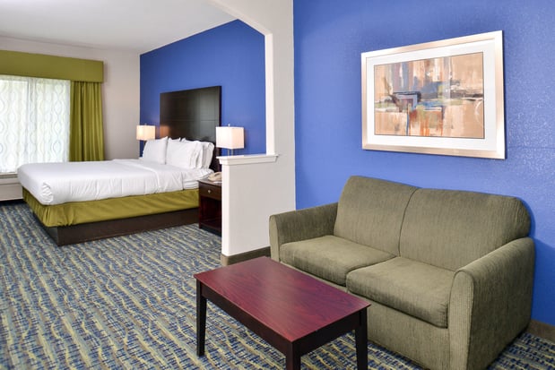 Images Holiday Inn Express & Suites San Antonio South by IHG
