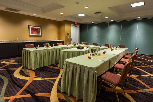 Images Hilton Garden Inn San Mateo