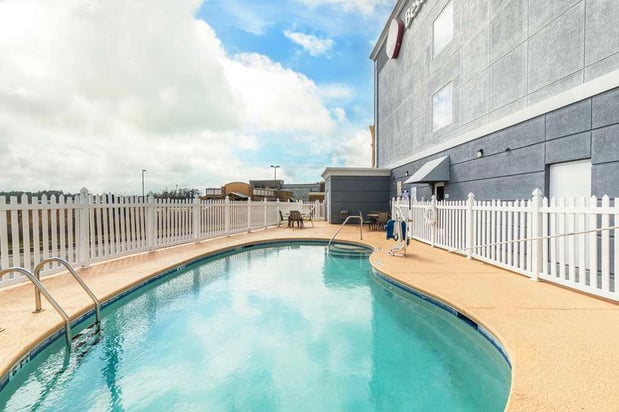 Images Best Western Plus Brunswick Inn & Suites