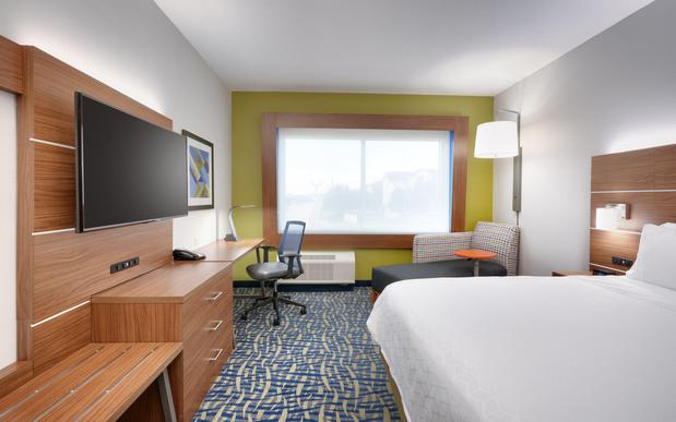 Images Holiday Inn Express & Suites Gainesville I-75 by IHG