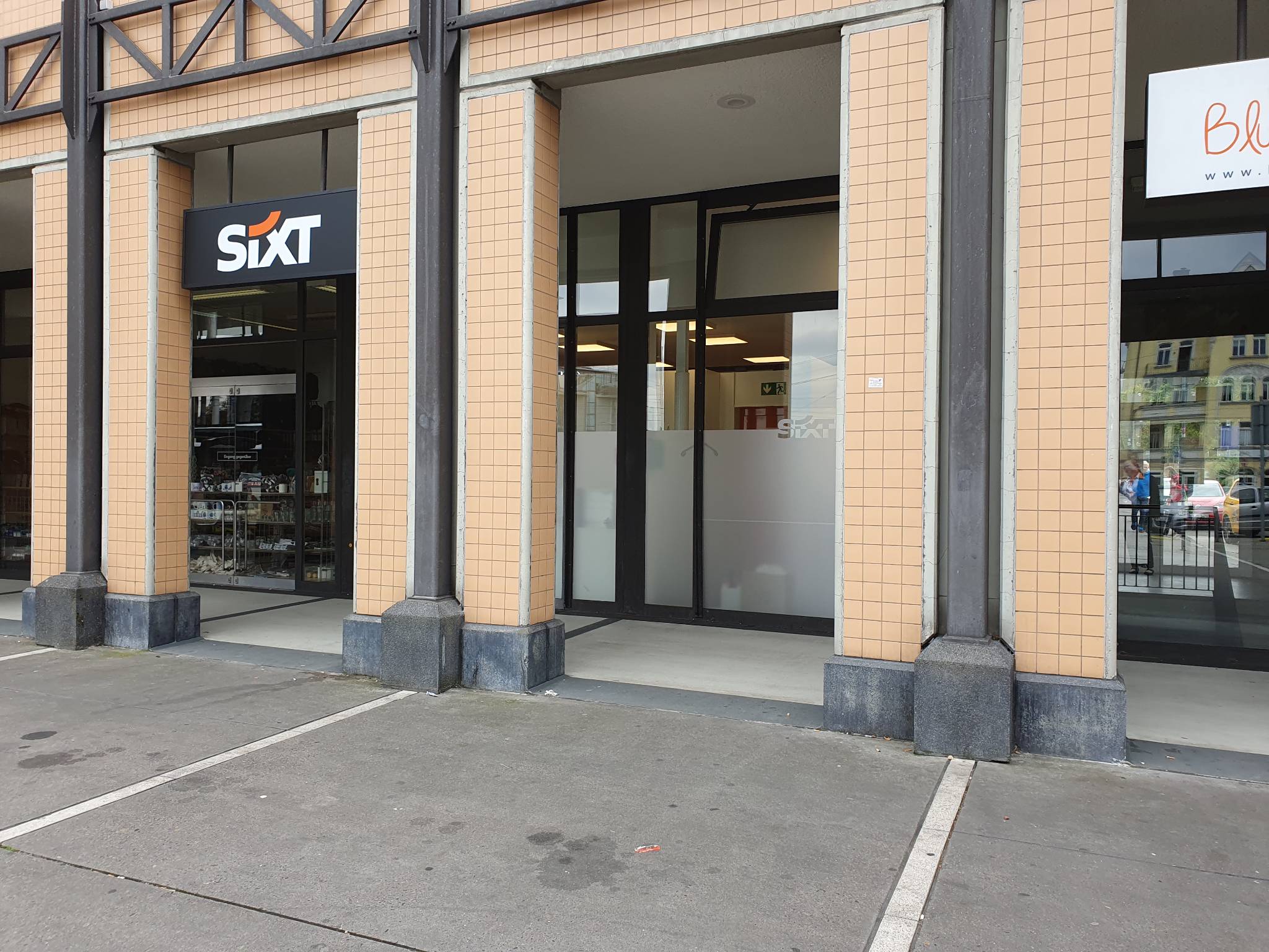 SIXT Autovermietung Kassel-Wilhelmshoehe Bahnhof, Willy-Brandt-Platz 1 in Kassel