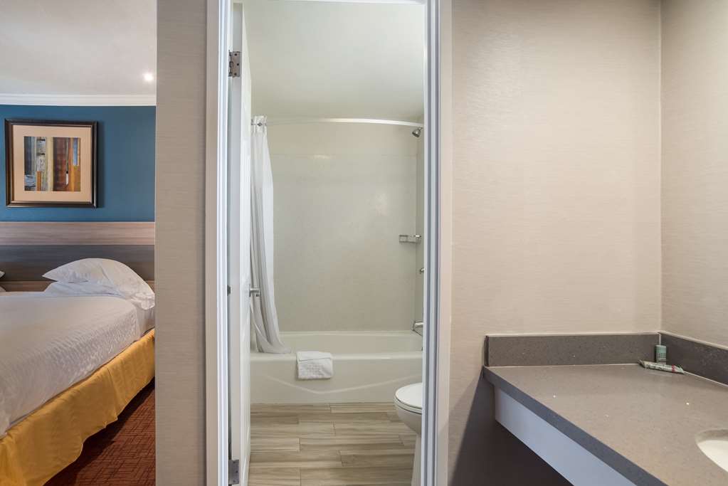 King bathroom