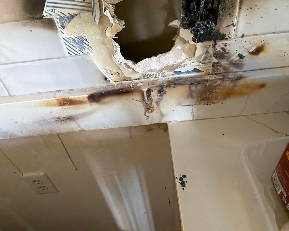 At SERVPRO of NorthWest Phoenix/ Anthem, we understand how devastating a fire can be for homeowners and businesses. Our trained technicians are equipped with the latest equipment and technology to restore your property to pre-fire condition as quickly as possible. Give us a call to schedule services! 