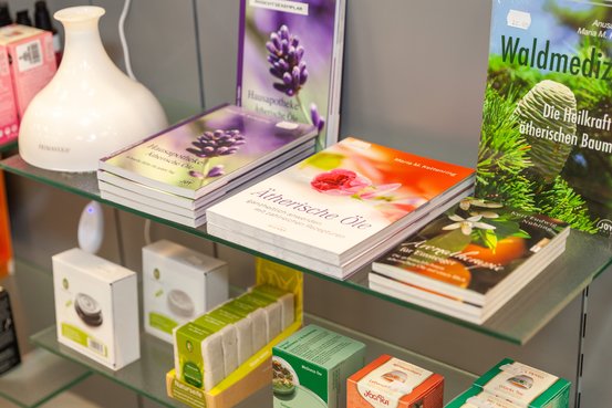 Merton-Apotheke - Partner von AVIE, Lurgiallee 6-8 in Frankfurt am Main