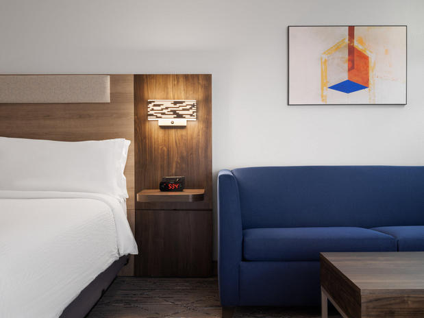 Images Holiday Inn Express Indianapolis Airport, an IHG Hotel