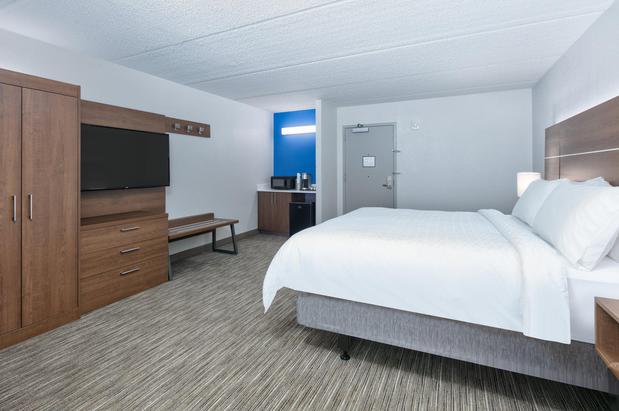 Images Holiday Inn Express & Suites Dallas Ft. Worth Airport South, an IHG Hotel
