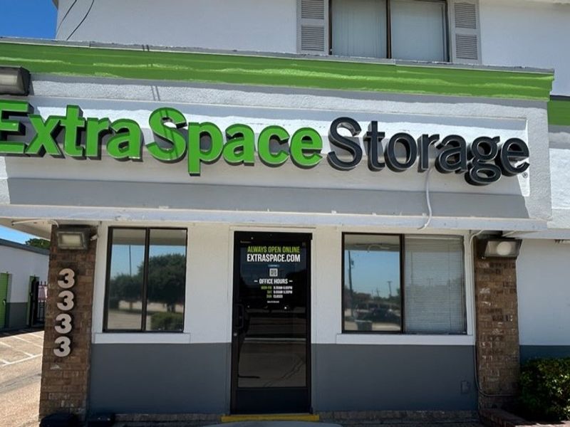Images Extra Space Storage
