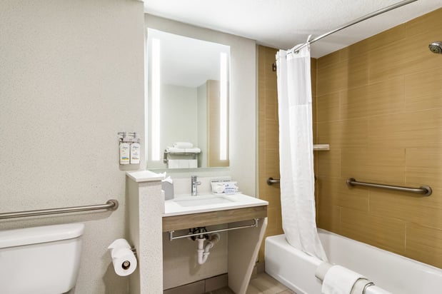 Images Holiday Inn Express & Suites Jacksonville SE- Med Ctr Area by IHG