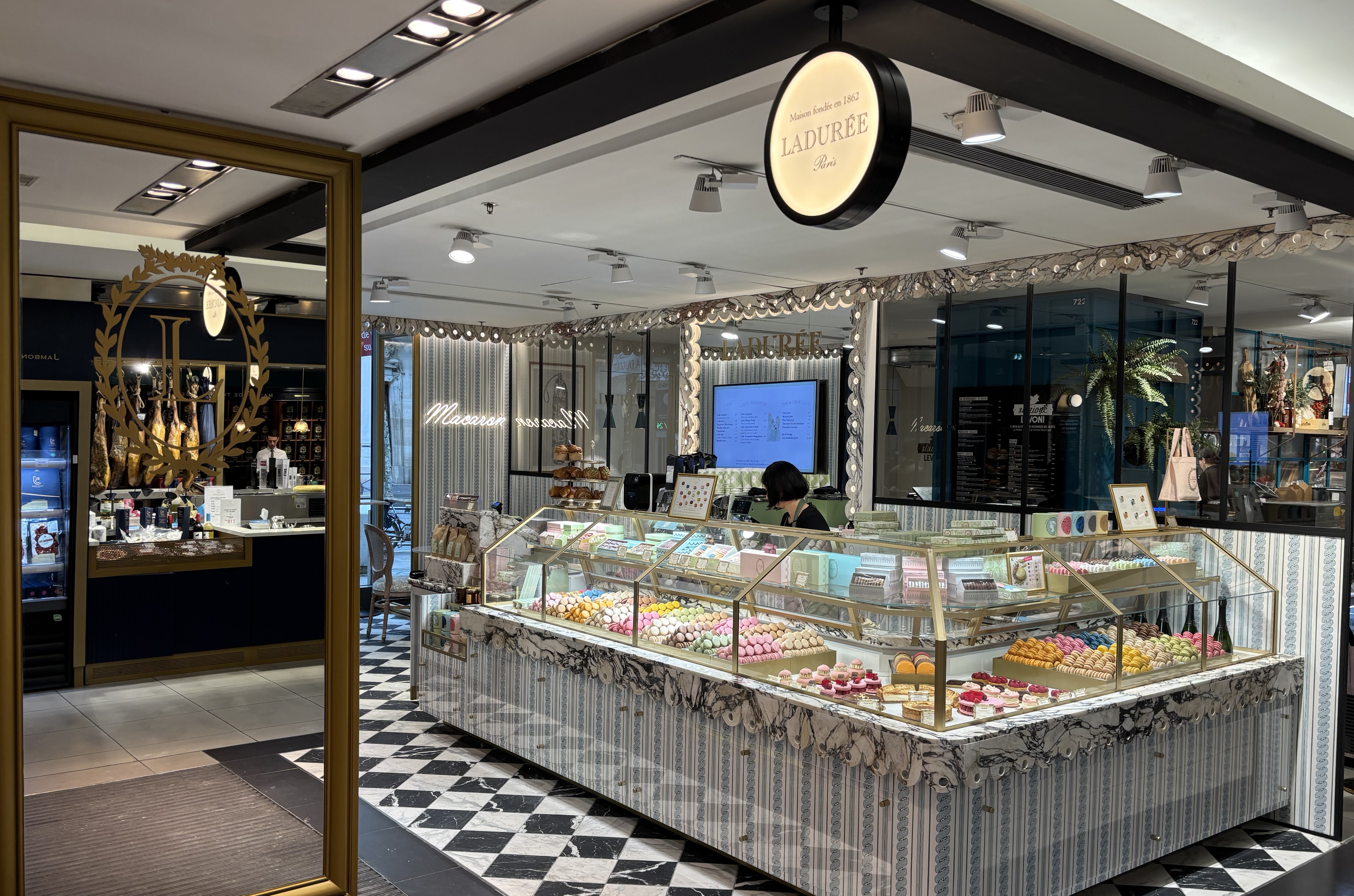 Images Ladurée Galeries Lafayette Gourmet