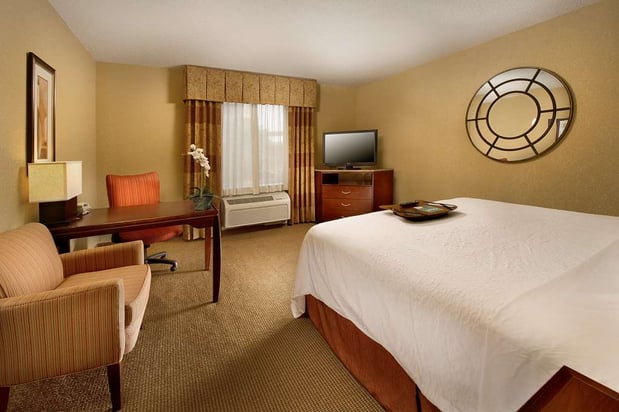 Images Hampton Inn & Suites San Antonio-Airport