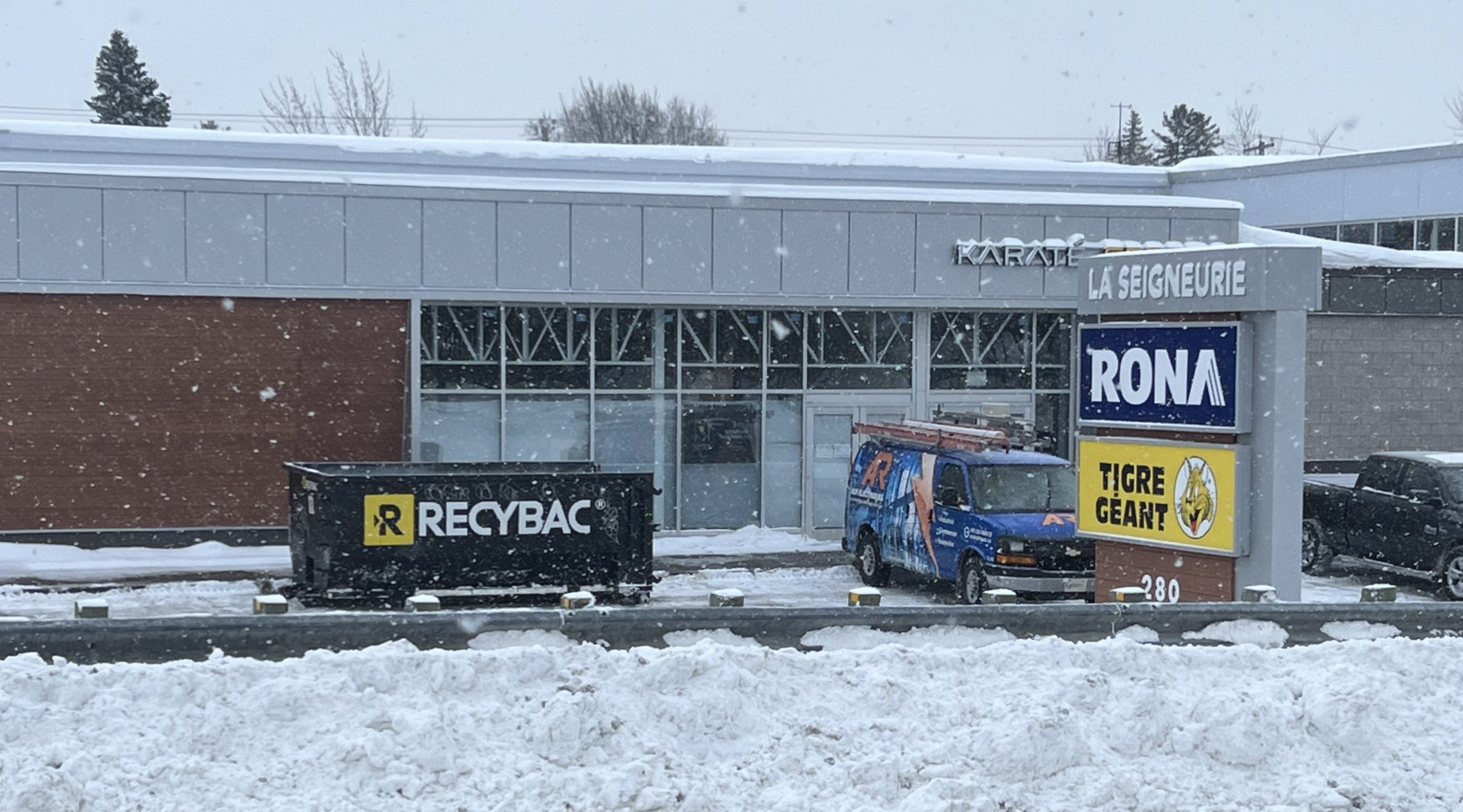 Images Location de conteneur RECYBAC Longueuil