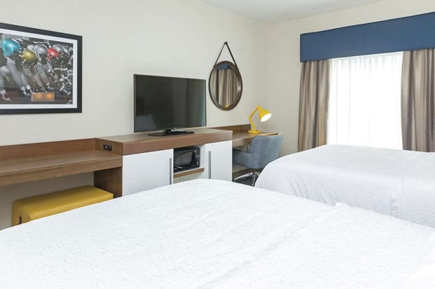 Images Hampton Inn & Suites Morgantown / University Town Centre