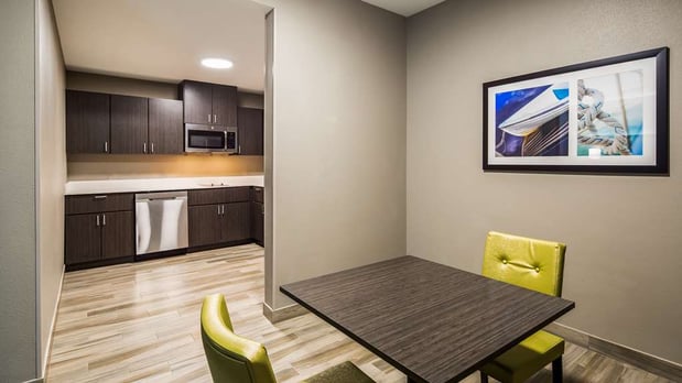 Images Best Western Plus Pasadena Inn & Suites