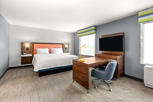 Images Hampton Inn & Suites Fairbanks