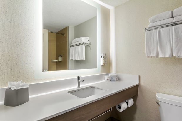 Images Holiday Inn Express & Suites Jacksonville SE- Med Ctr Area by IHG