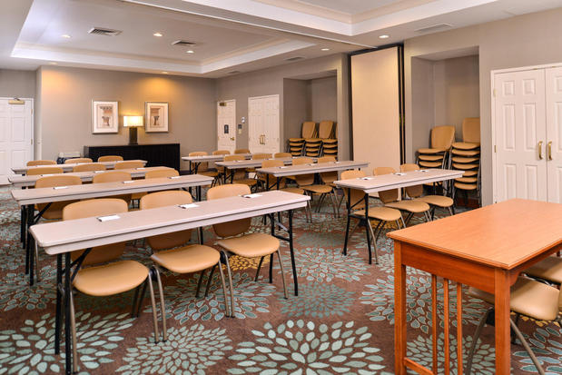 Images Staybridge Suites Ofallon Chesterfield by IHG
