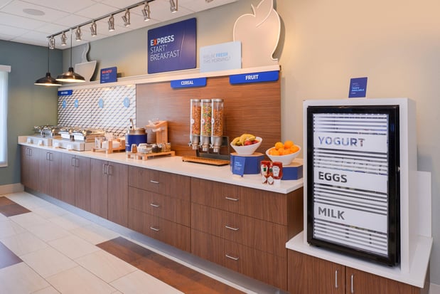 Images Holiday Inn Express & Suites Omaha - 120th And Maple by IHG