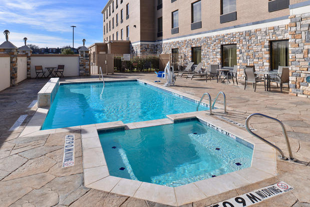 Images Holiday Inn Express & Suites Dallas South - Desoto by IHG