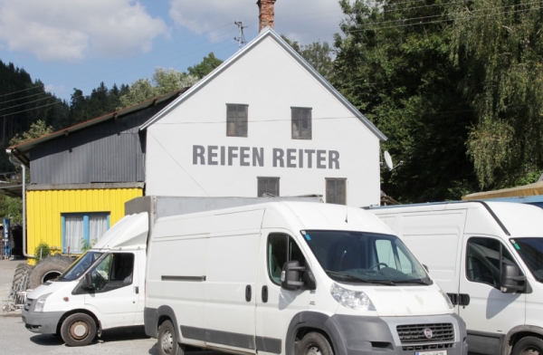 Reifen Reiter KG, Baierdorf-Umgebung 238 in Anger
