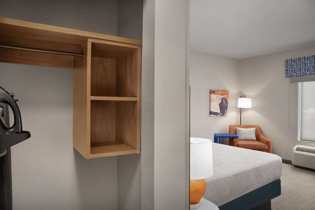 Images Hampton Inn & Suites Williston
