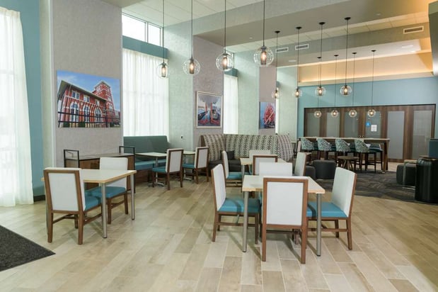 Images Hampton Inn & Suites Erie Bayfront