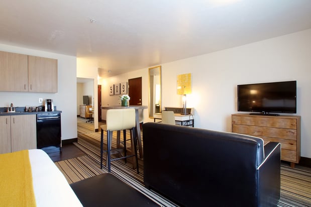 Images Oxford Suites Spokane Valley