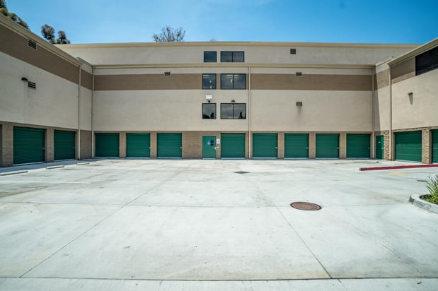 Images U-Stor-It Self Storage - Lincoln Park