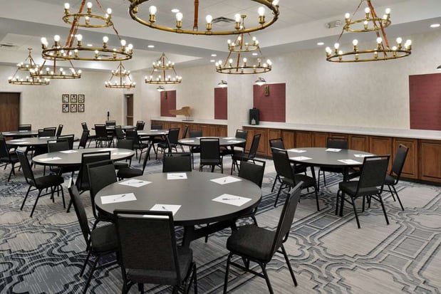 Images Hampton Inn & Suites Greensboro Downtown