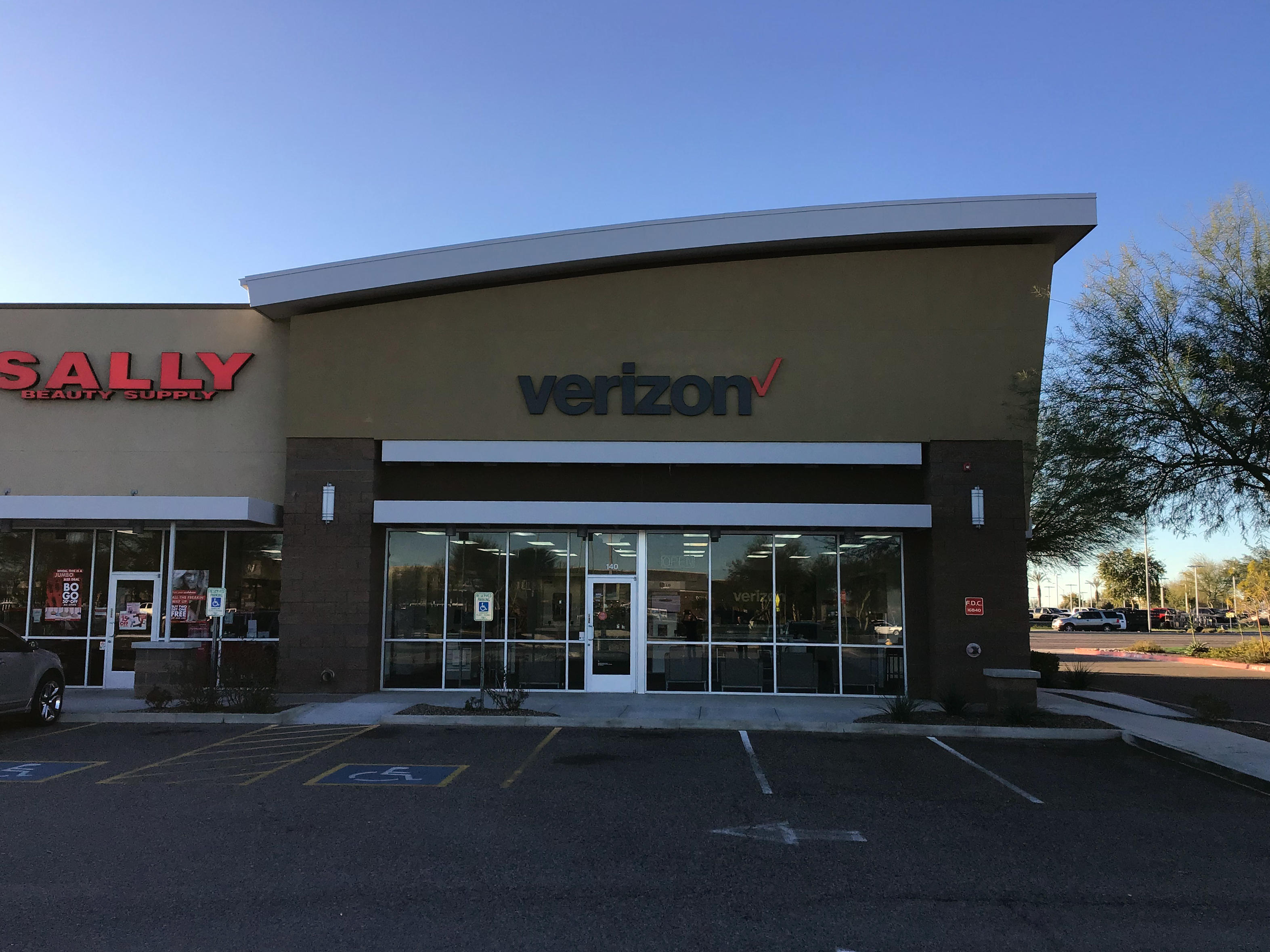 Verizon Authorized Retailer – GoWireless Photo