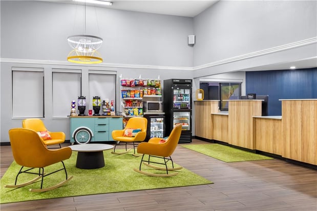 Images Spark by Hilton Kent Seattle