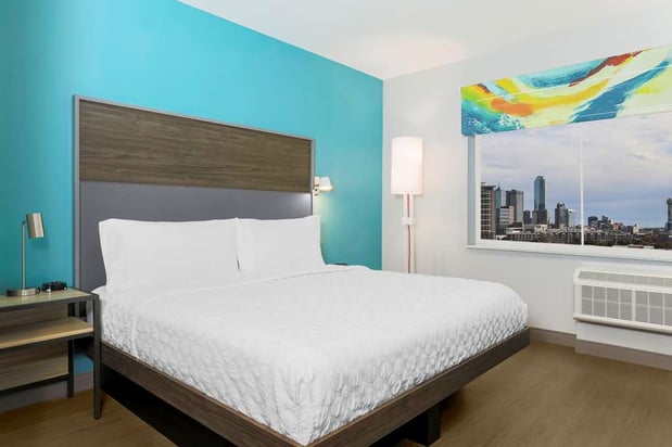 Images Tru by Hilton Dallas Market Center