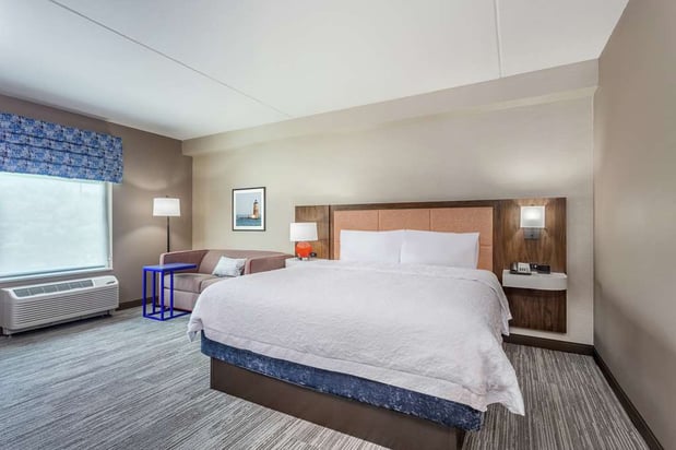 Images Hampton Inn & Suites Kittery-Portsmouth