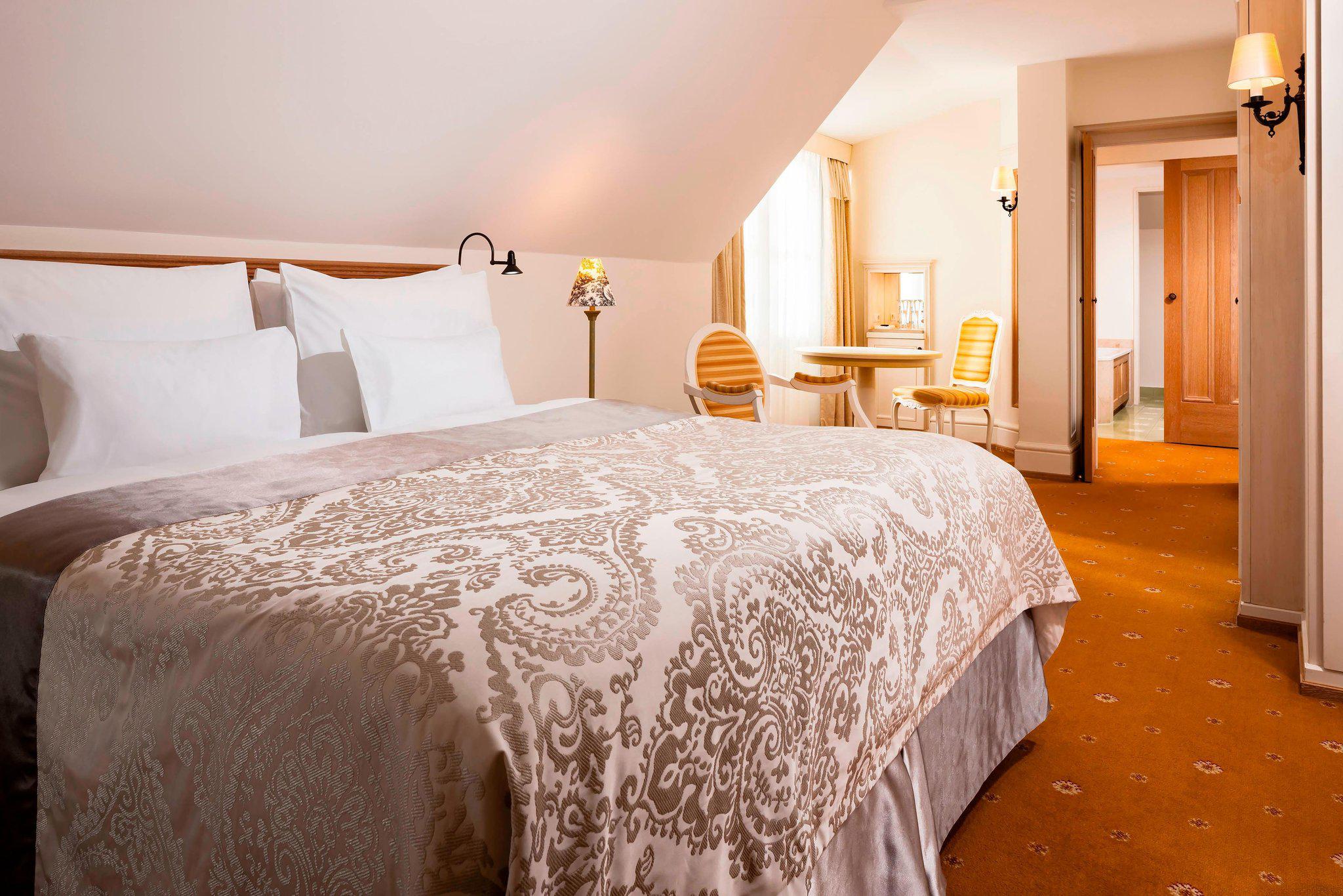 Schloss Fuschl, a Luxury Collection Resort & Spa, Fuschlsee-Salzburg, Schloss Strasse 19 in Hof Bei Salzburg