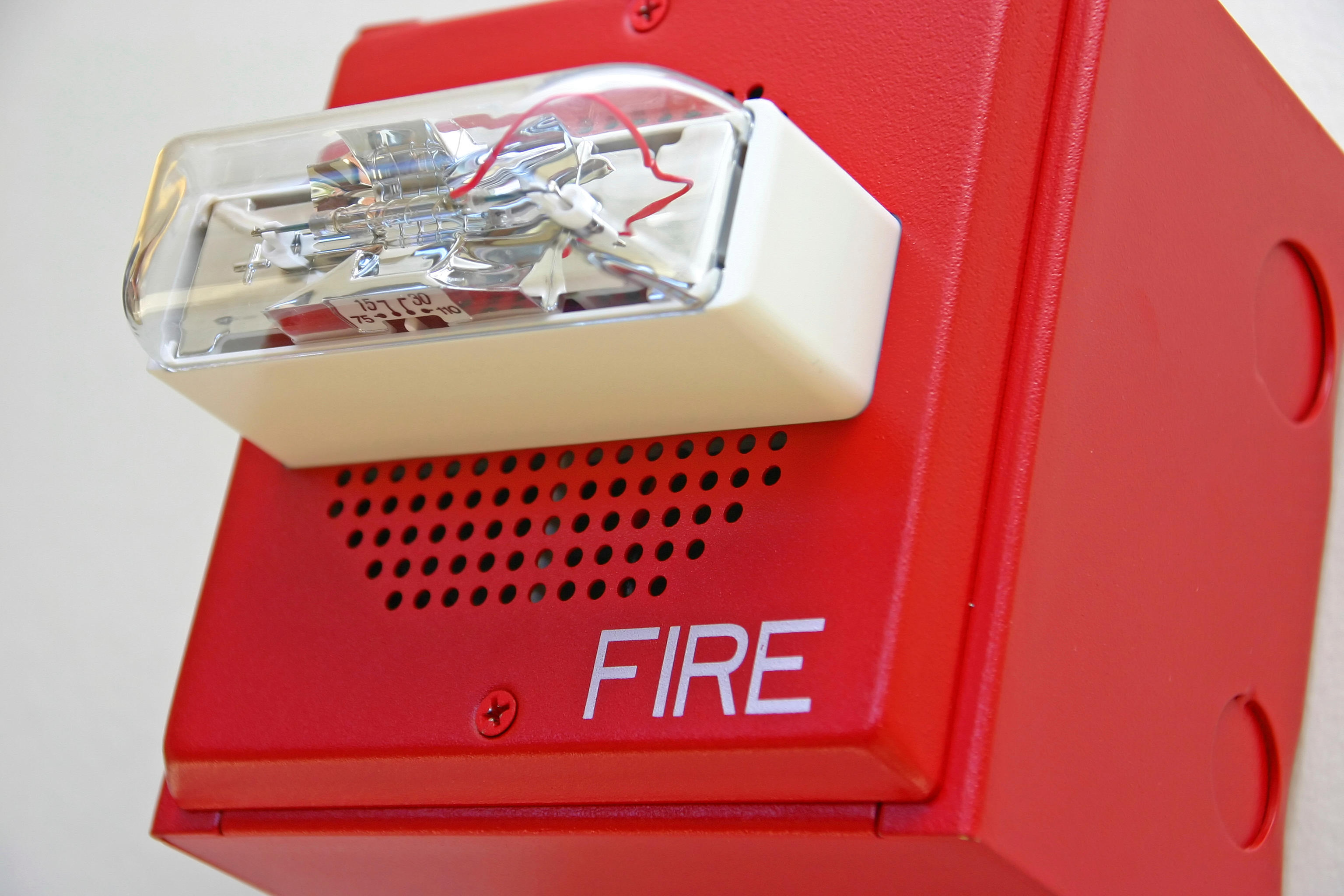 Красная пожарная сигнализация. Система пожарной сигнализации. Уп001 кнопка пожарная. Уп001 пожарный. Fire Awareness.