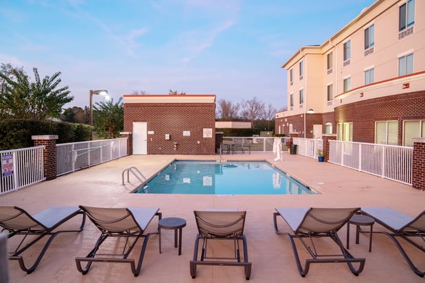 Images Holiday Inn Express Pembroke by IHG