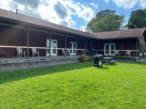 Images Redwood Inn & Suites