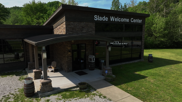 Images Slade Welcome Center - Red River Gorge