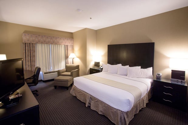 Images Holiday Inn & Suites St. Paul NE - Lake Elmo by IHG