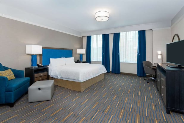 Images Hampton Inn & Suites Buffalo Downtown