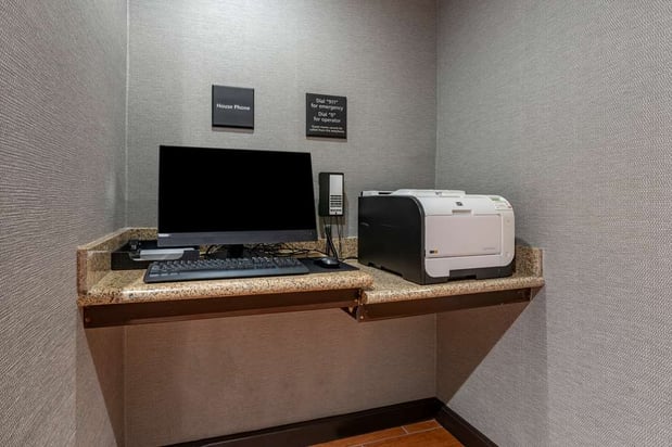 Images Hampton Inn & Suites Louisville East