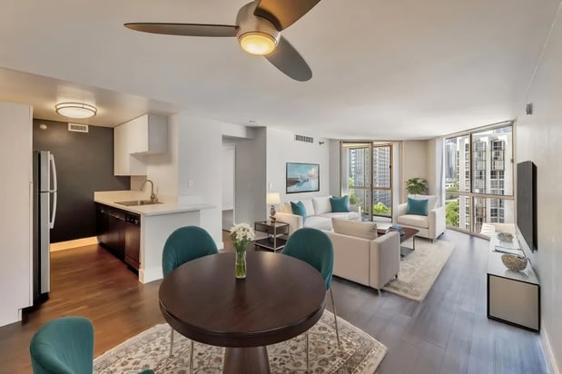 Images Promenade Towers