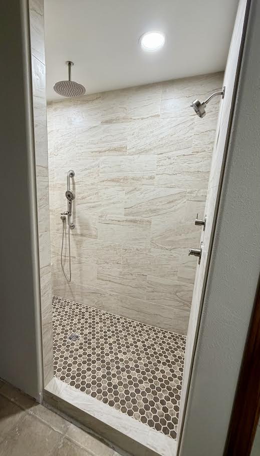 Snow Custom Tile &amp; Bath Logo